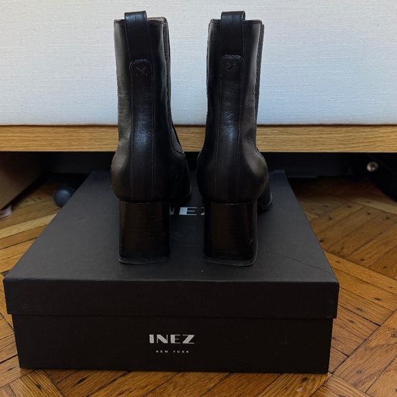 Inez Caro: Black Calf Boot, Size 9 - Picture 5 of 6